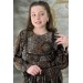 Kız Çocuk Göğsü Fırfırlı Bileği Manşetli Halı Desenli Kahverengi Elbise