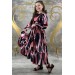 Kız Çocuk Göğsü Fırfırlı Bileği Manşetli Kamuflaj Desenli Bordo Elbise