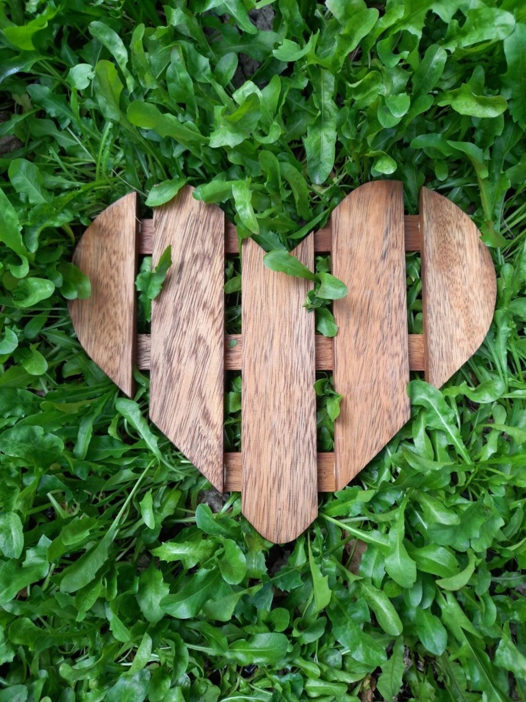 Kalp Yer Döşemesi 35 Cm,Adım Ahşabı,Bahçe Ahşabı,Yürüme Ahşabı,Wooden Deck Heart