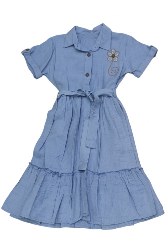 Kız Çocuk Midi Boy (Diz Altı) Üzeri Çiçek Nakışlı Beli Kuşaklı Düğme Kapamalı Açık Mavi Renk Elbise