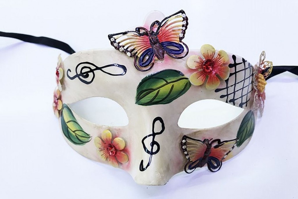 Kelebek Ve Çiçek İşlemeli Venedik Maskesi Kırmızı Renk 10X18 Cm