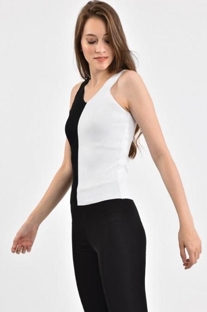 Askılı V Yaka Siyah Ve Beyaz Renkli Kadın Triko Kadın Bluz