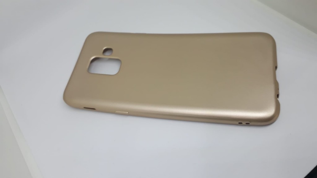 Samsung A6 2018 Silikon Telefon Kılıfı (Altın)