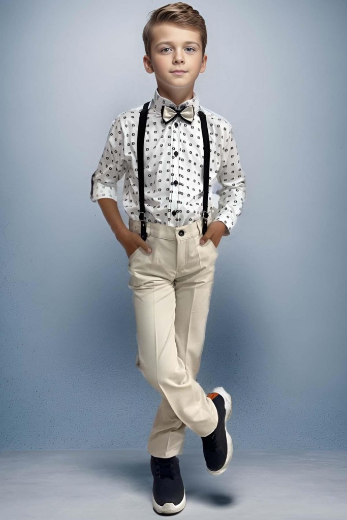 Erkek Çocuk Desenli Gömlek, Papyon Ve Askılı Krem Pantolon Alt Üst Takım