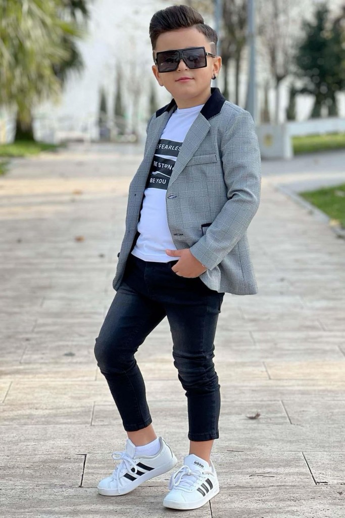 Erkek Çocuk Yazı Baskılı Tişört Cep Detaylı Kareli Blazer Ceket Siyah Jean Pantolon Alt Üst Takım