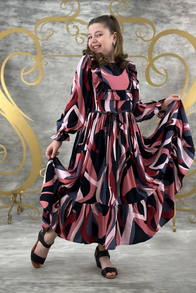 Kız Çocuk Göğsü Fırfırlı Bileği Manşetli Kamuflaj Desenli Bordo Elbise