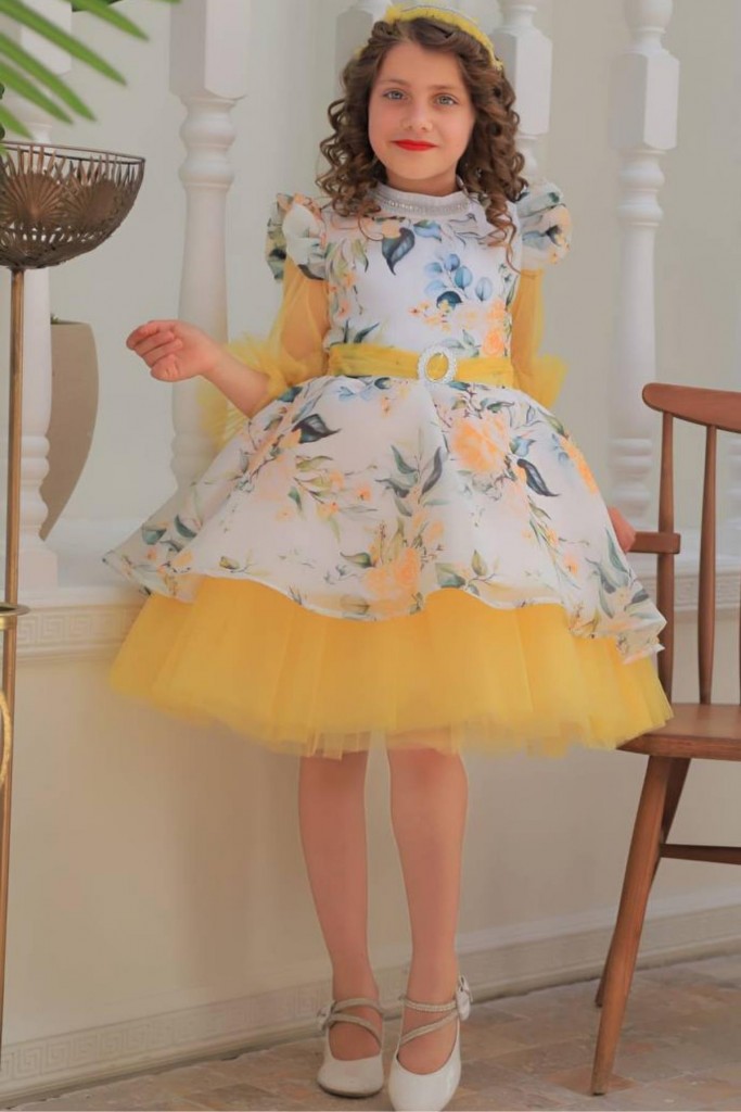 Kız Çocuk Üzeri Çiçek Desenli Omuzu Ve Kolları Fırfır Detaylı Taş İşlemeli Sarı Elbise