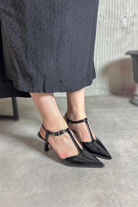 Markano Asen Siyah Rugan Kadın Topuklu Ayakkabı