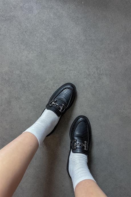 Markano Charles Sıyah Cılt Delık Detaylı Tokalı Kadın Loafer Ayakkabı