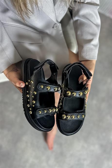Markano Jany Siyah Üç Cırtlı Pim Detaylı Kadın Sandalet