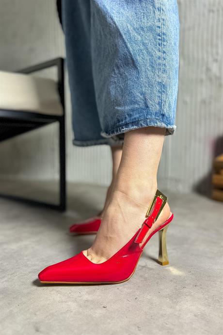 Markano Merica Kırmızı Rugan Gold Toka Detaylı Kadın Topuklu Ayakkabı