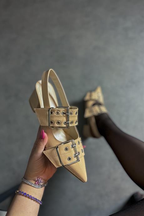 Markano Platte Bej Rugan Çift Toka Pimli Kadın Topuklu Ayakkabı