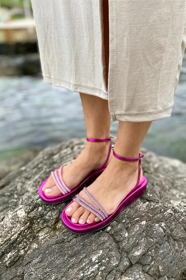 Markano Raspberry Fuşya Biyeli Taşlı Kadın Sandalet