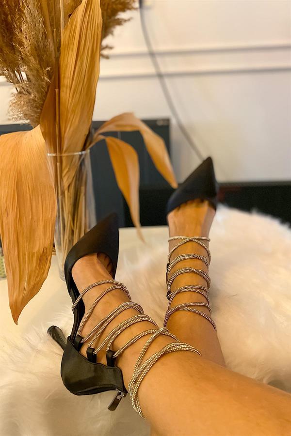 Markano Salva Siyah Bağlamalı Taşlı Kadın Topuklu Ayakkabı