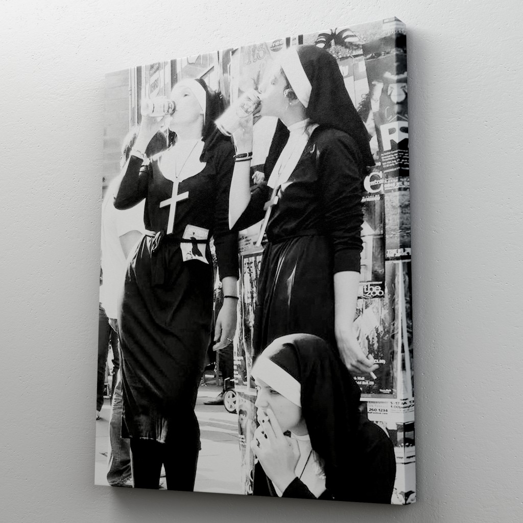 Asi Rahibeler Kanvas Tablo, İçme Ve Sigara Parodisi, Siyah Beyaz Sokak Sanatı Karışık/Çok Renkli 50 X 70