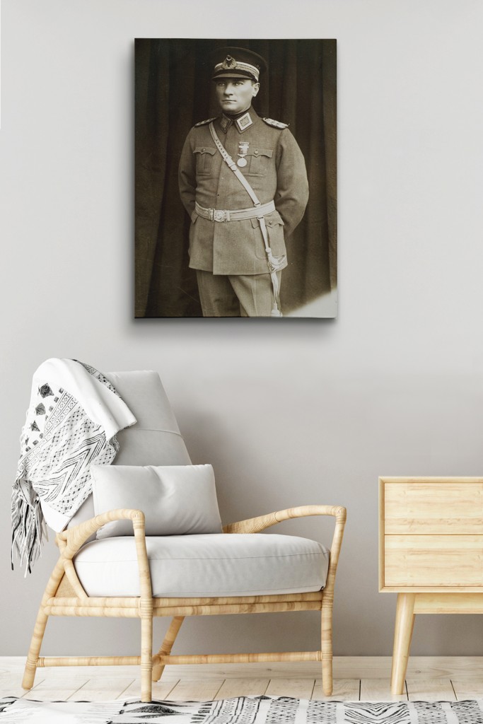 Atatürk Portre Tablosu Türkiye Cumhuriyeti Kurucusu Mustafa Kemal Atatürk Dekoratif Kanvas Tablo Beyaz 35 X 50