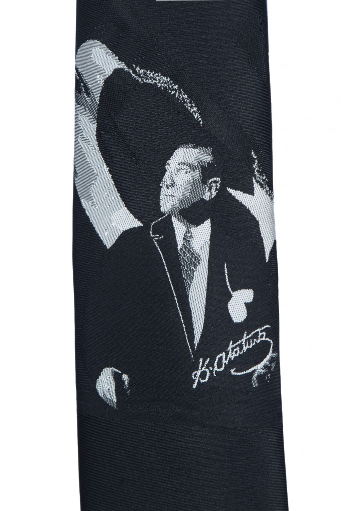 Cengiz İnler Ay Yıldız Atatürk Portre Kravat