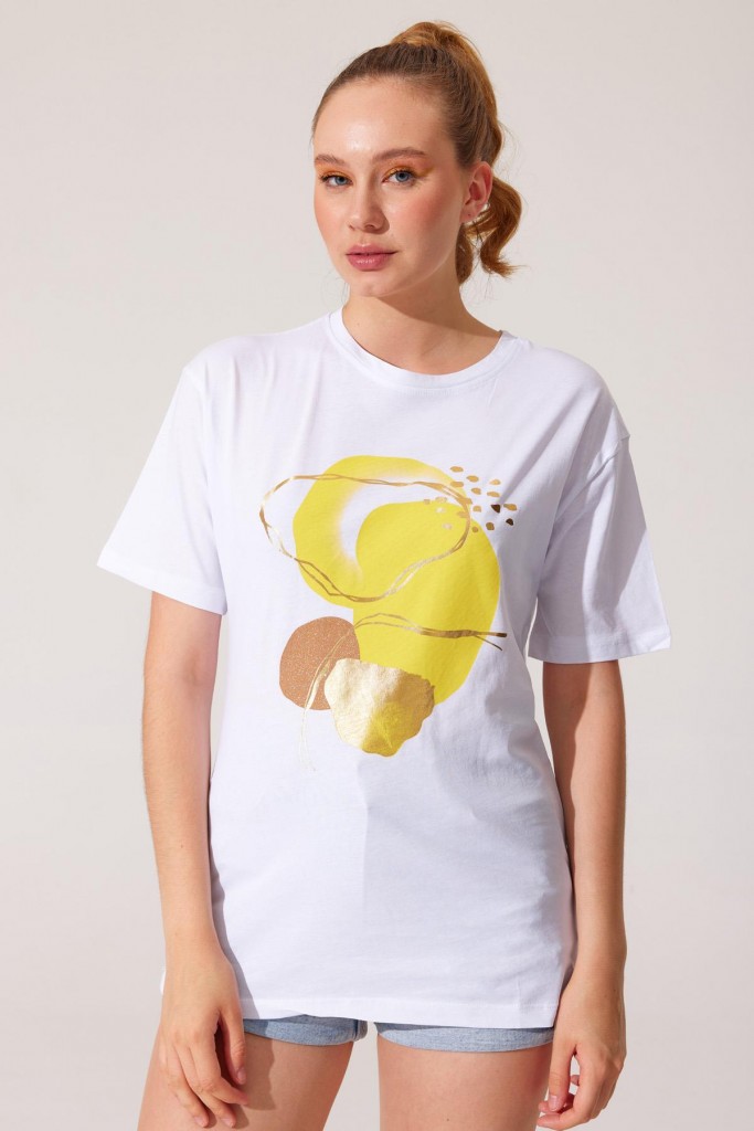 Kadın Beyaz Sarı Gold Baskılı Oversize Penye Tshirt