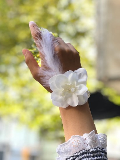 Bride To Be Nedime Gelin Bilekliği Tüy Ve İnci Boncuk Detaylı Beyaz Renkli Bekarlığa Veda Partisi Bilekliği 10 Adet
