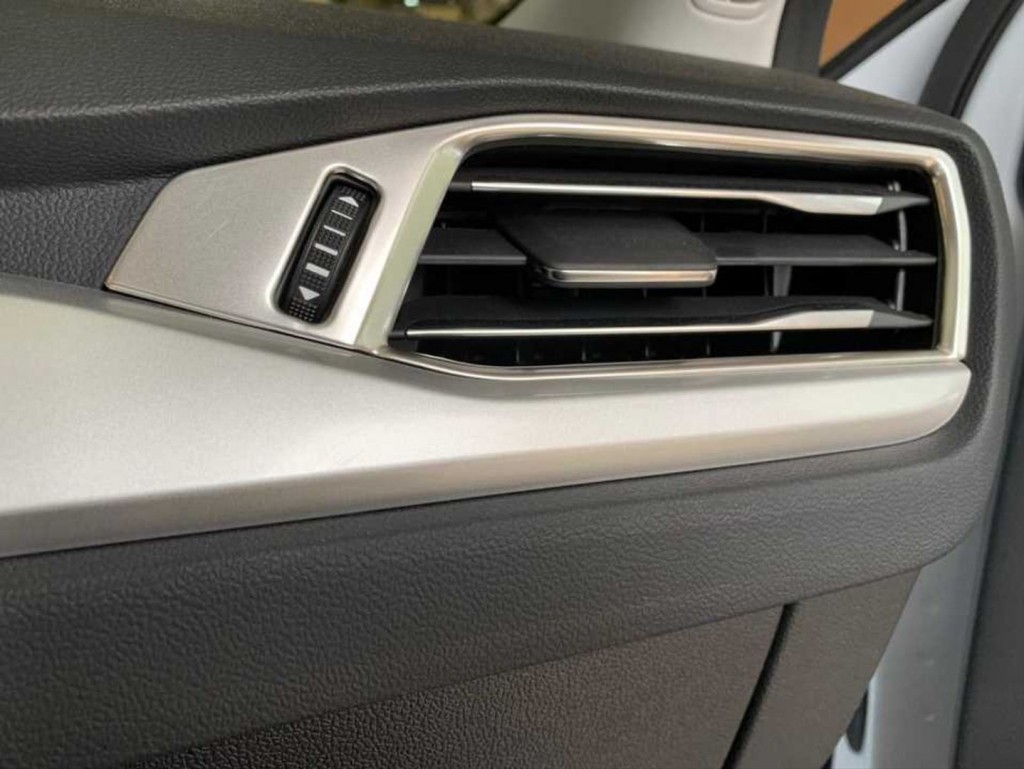 Ford Focus Uyumlu 2019+ Menfez Kaplama 3 Parça Silver(Paslanmaz Çelik)