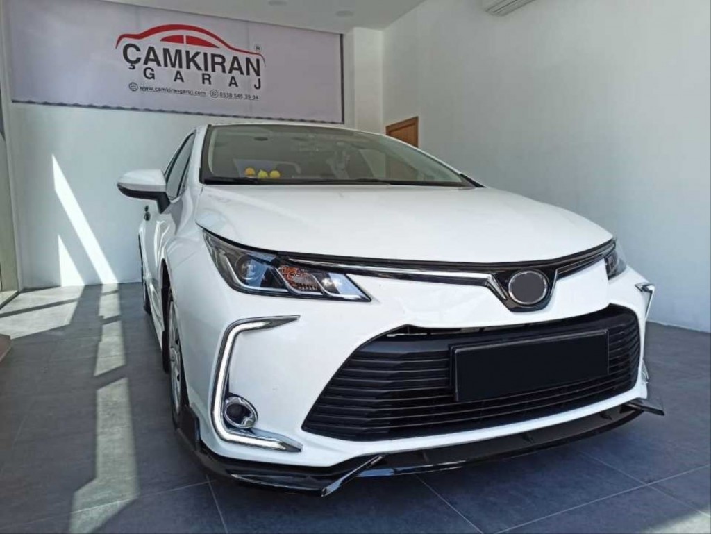 Toyota Corolla Uyumlu 2019+ Ön Lıp