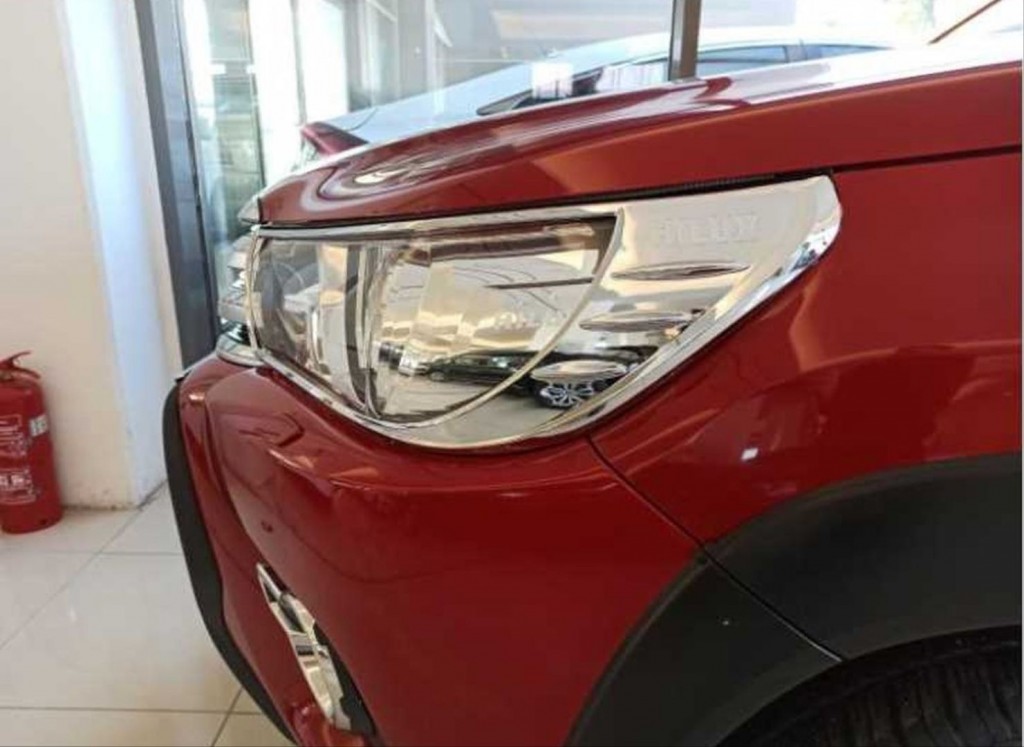 Toyota Hilux Uyumlu Revo 2016-2019 Far Çerçeve Kaplama Krom