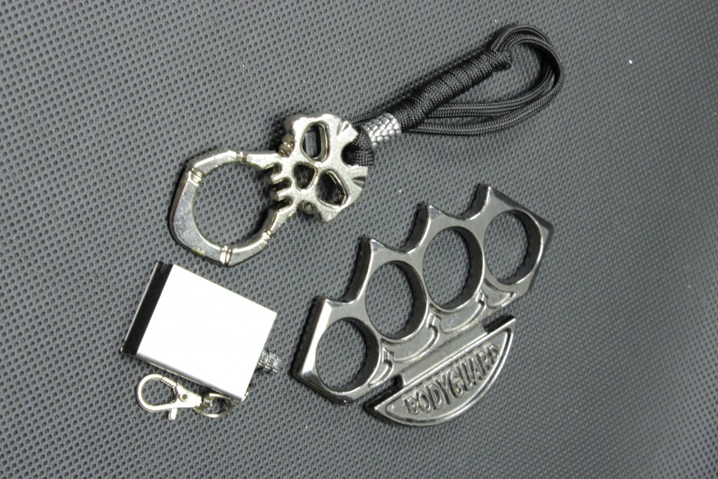 Gümüş Bodyguard Ve Gümüş Parmak Mustali Zippo Kibrit Hediyeli Set