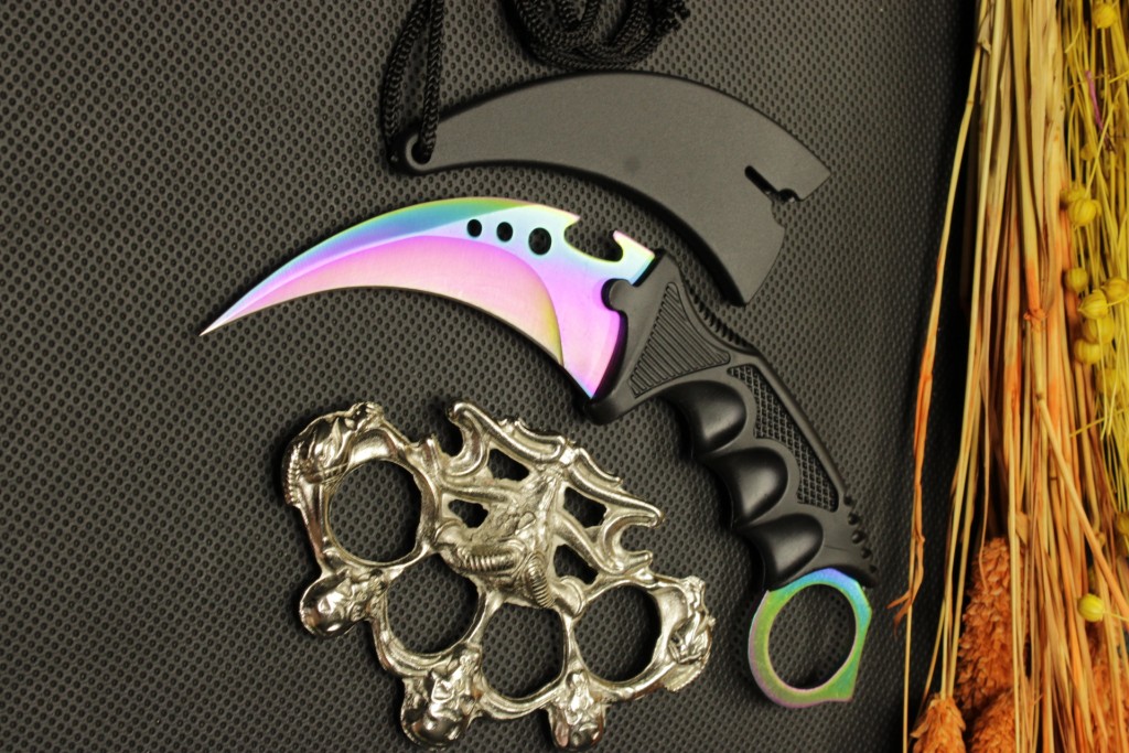 Rainbow Kılıflı Oval Garambit Bıçak Ve Boğa Figürlü Mustalı Set