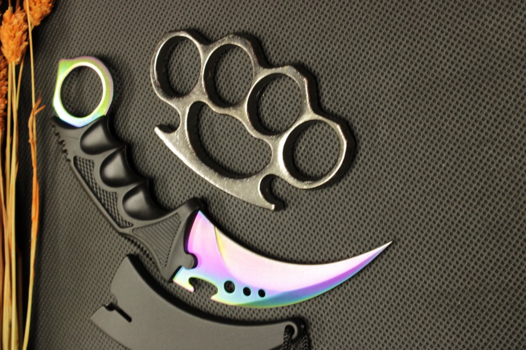 Rainbow Kılıflı Oval Garambit Bıçak Ve Gümüş 1 Cm Kalın Mustalı Set