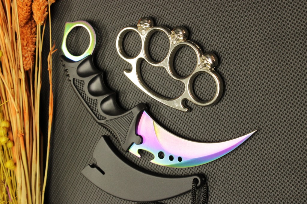 Rainbow Kılıflı Oval Garambit Bıçak Ve Gümüş Kurukafa Mustalı Set